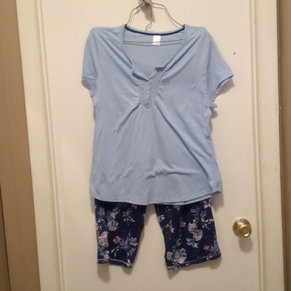 Adonna Pants - NWOT - Soft Blue Adonna Sleepwear Capris Lounge Shirt & Pants Set - Size L